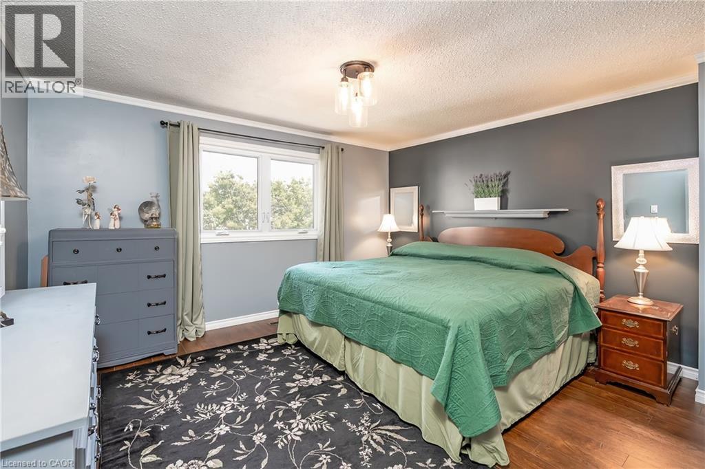 Photo 18 of 2407 Hemlock Court, Burlington ON