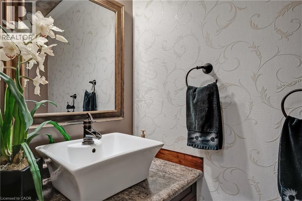 Photo 15 of 2407 Hemlock Court, Burlington ON