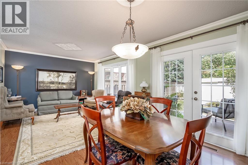 Photo 14 of 2407 Hemlock Court, Burlington ON