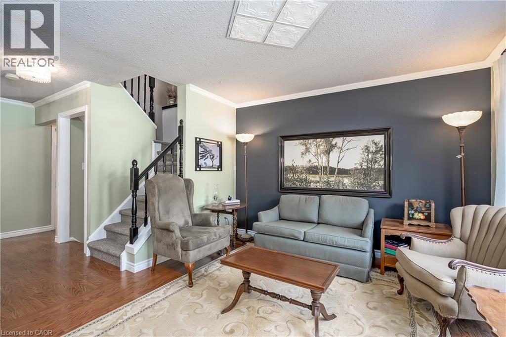 Photo 10 of 2407 Hemlock Court, Burlington ON