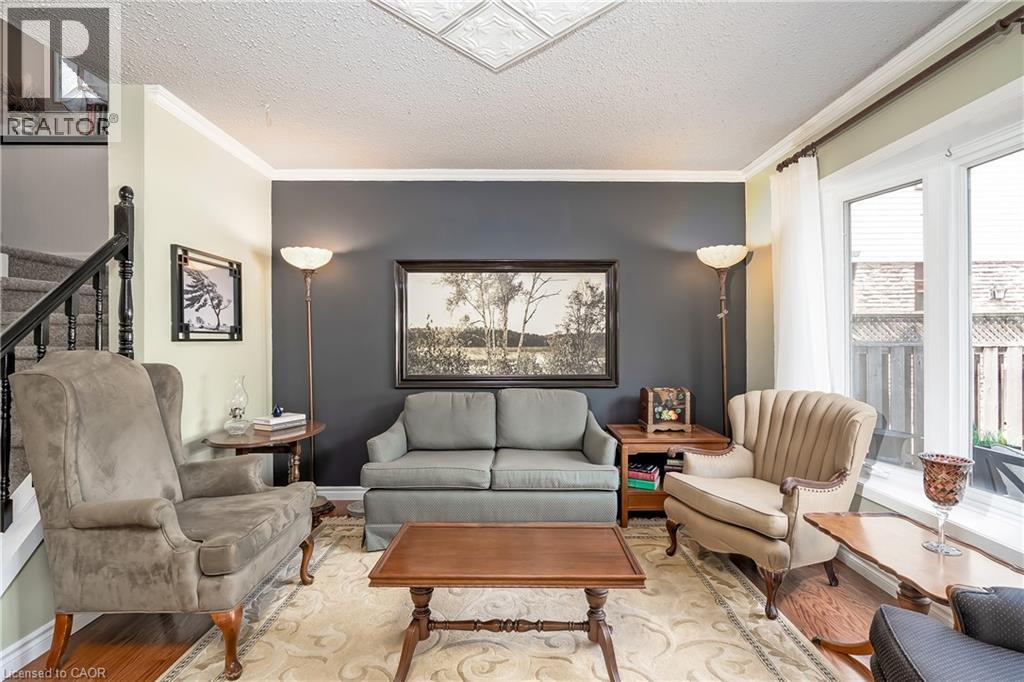Photo 11 of 2407 Hemlock Court, Burlington ON
