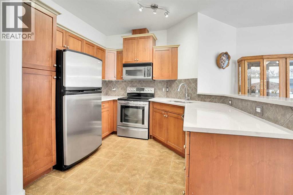 Photo 7 of 323 20 Discovery Ridge Close Sw, Calgary AB