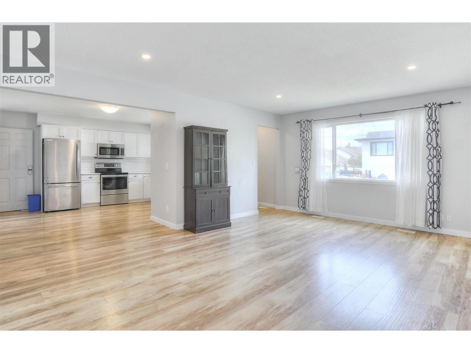  803 Patterson Avenue, Kelowna