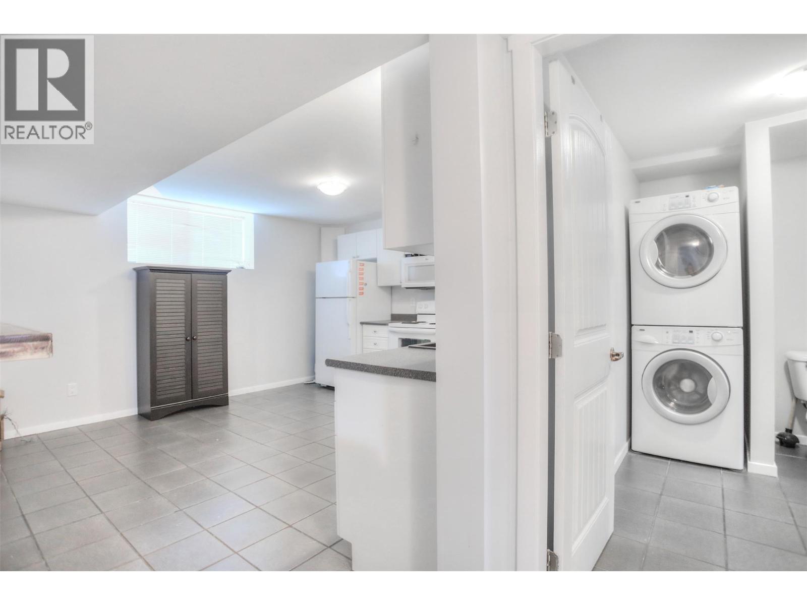  803 Patterson Avenue, Kelowna