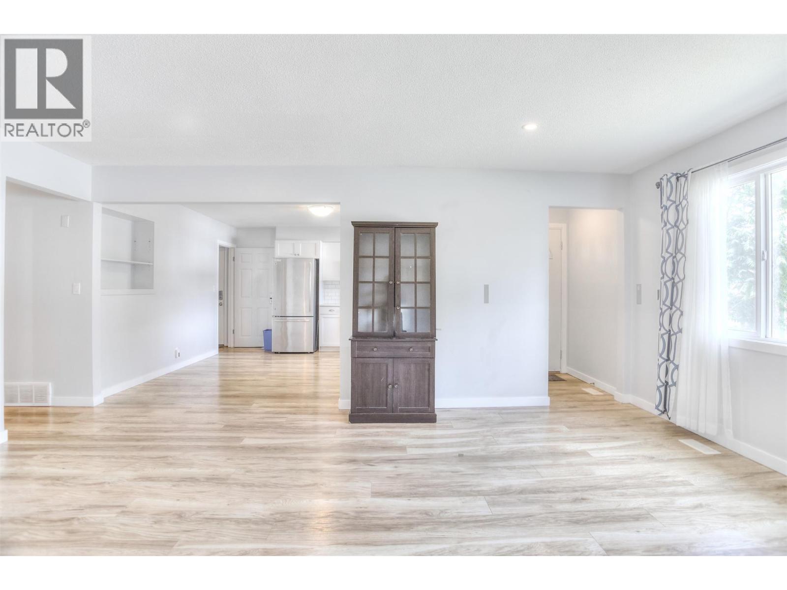  803 Patterson Avenue, Kelowna