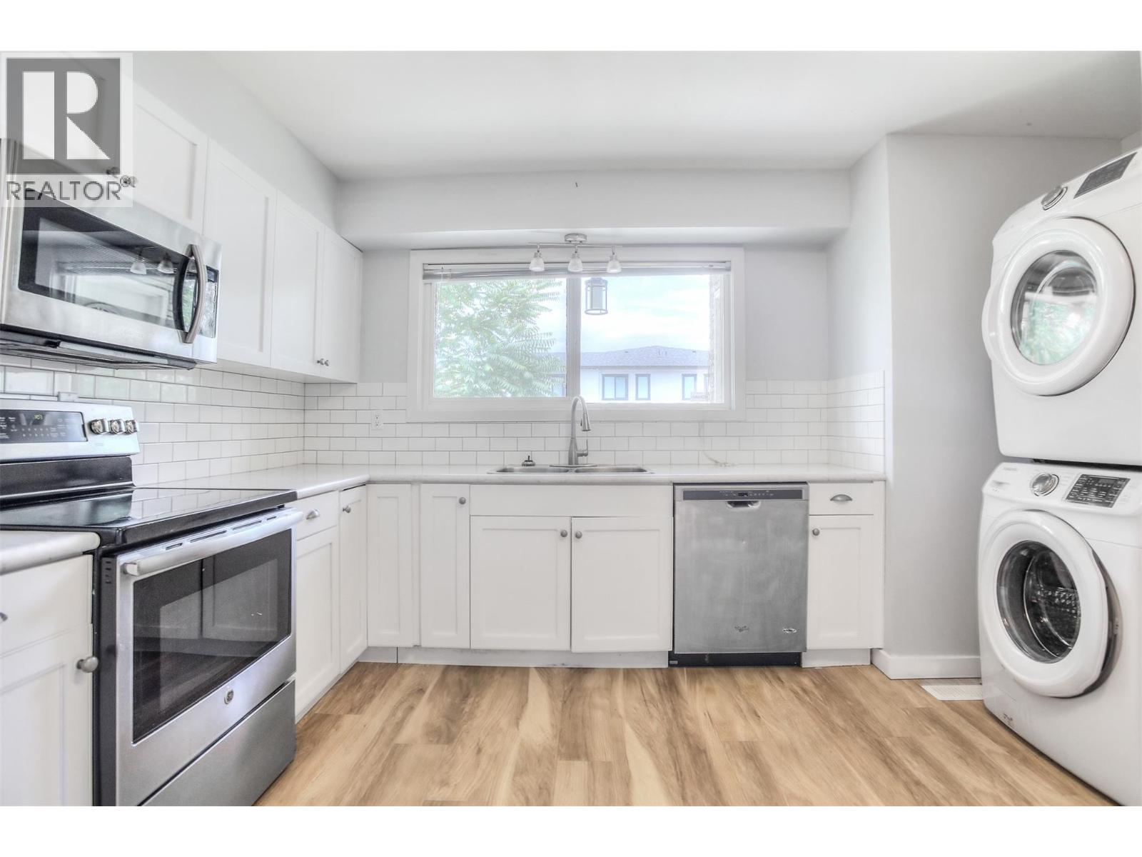  803 Patterson Avenue, Kelowna