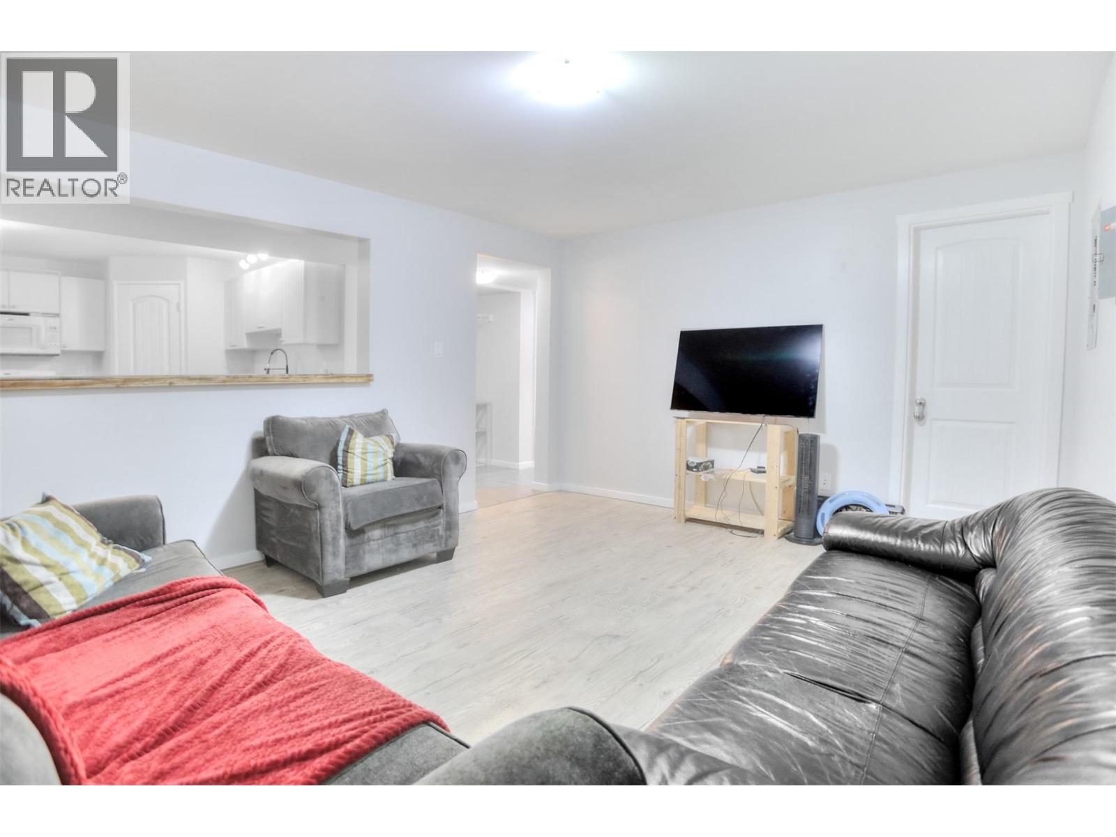  803 Patterson Avenue, Kelowna
