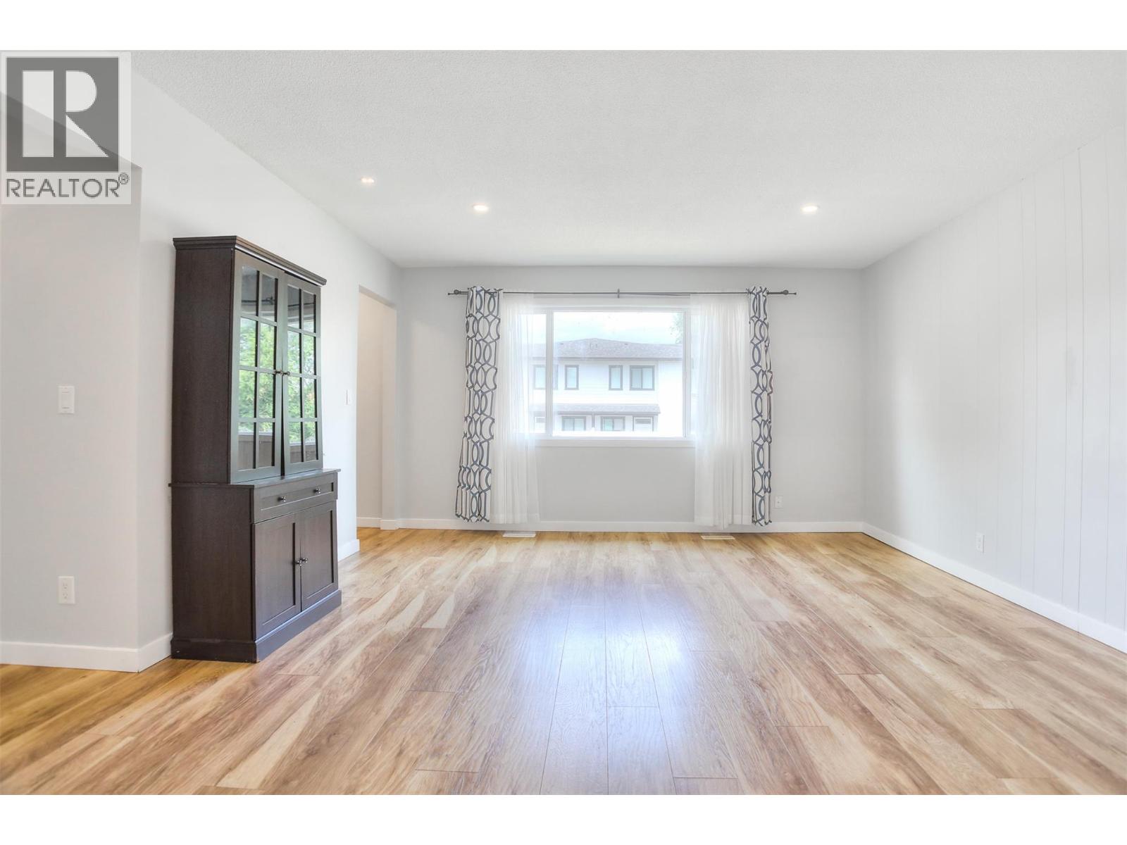  803 Patterson Avenue, Kelowna