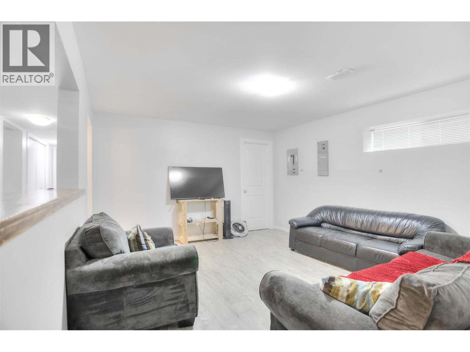  803 Patterson Avenue, Kelowna
