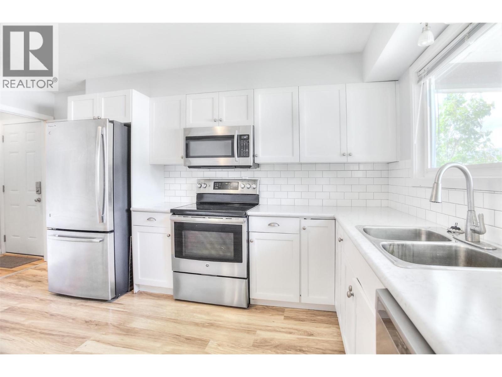  803 Patterson Avenue, Kelowna