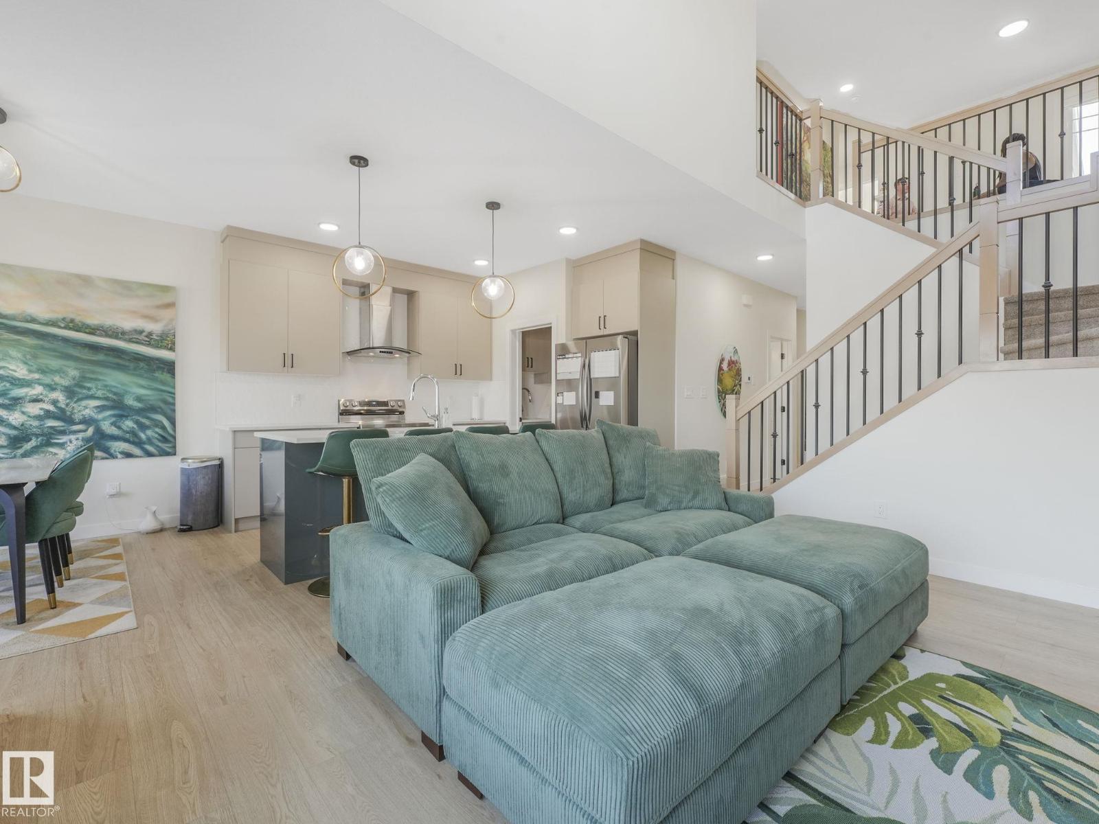 Photo 14 of 3063 200 St Nw, Edmonton AB