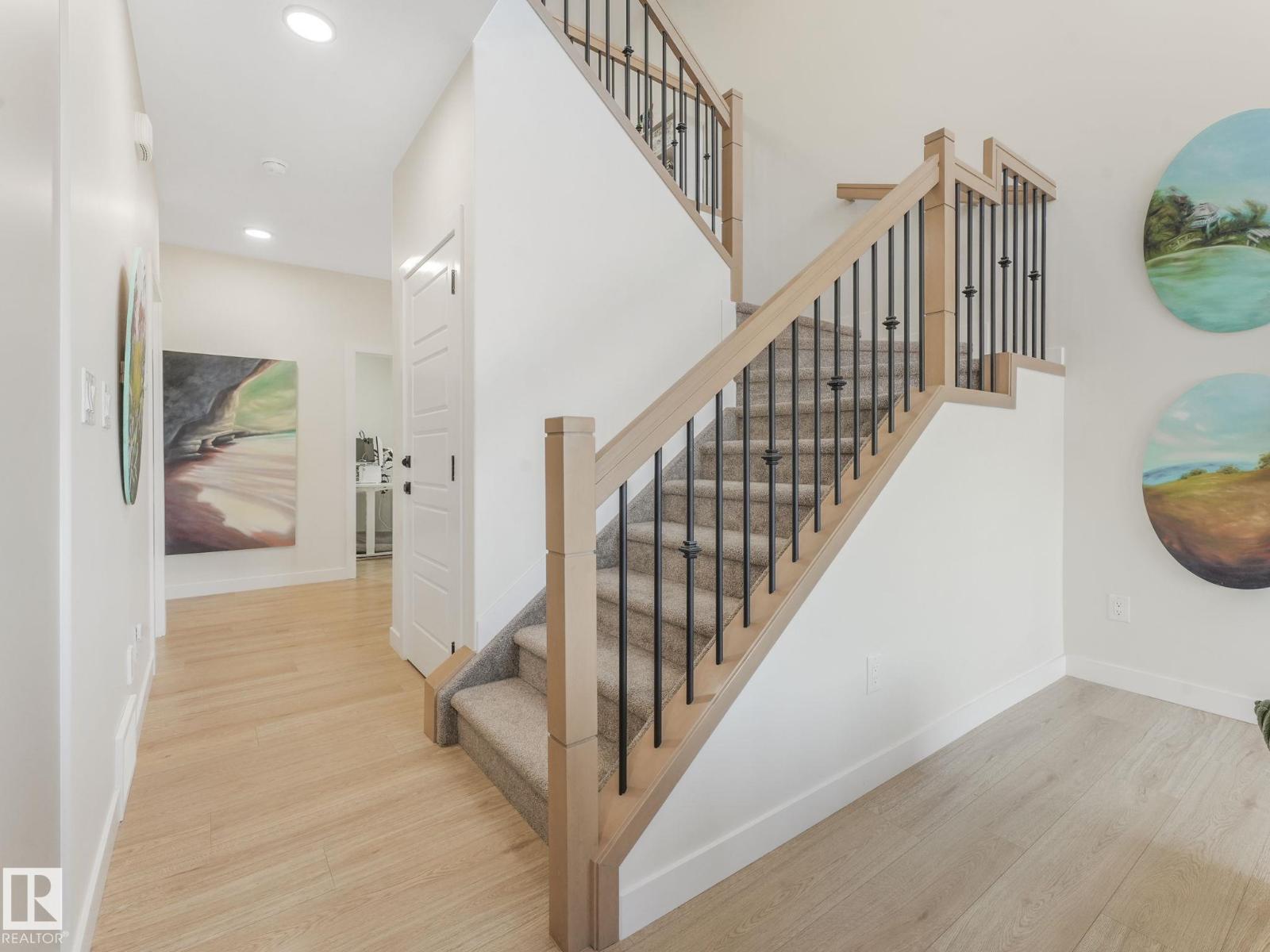 Photo 19 of 3063 200 St Nw, Edmonton AB