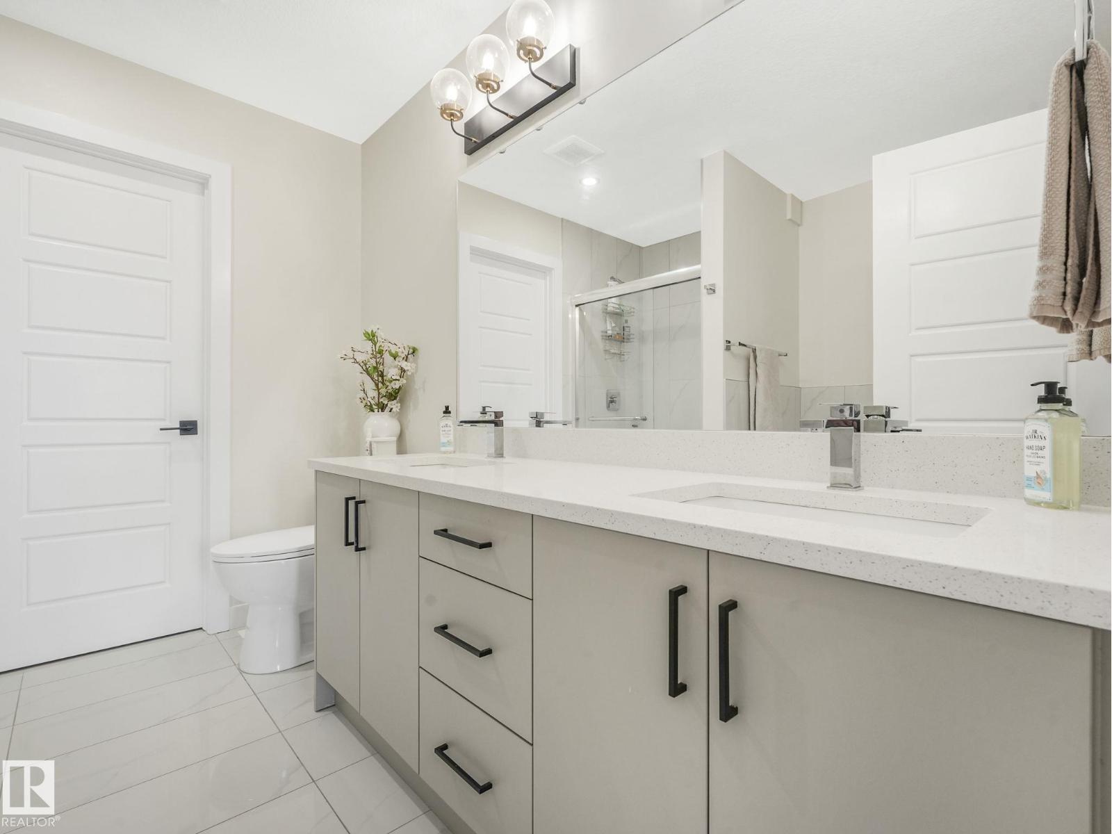 Photo 23 of 3063 200 St Nw, Edmonton AB