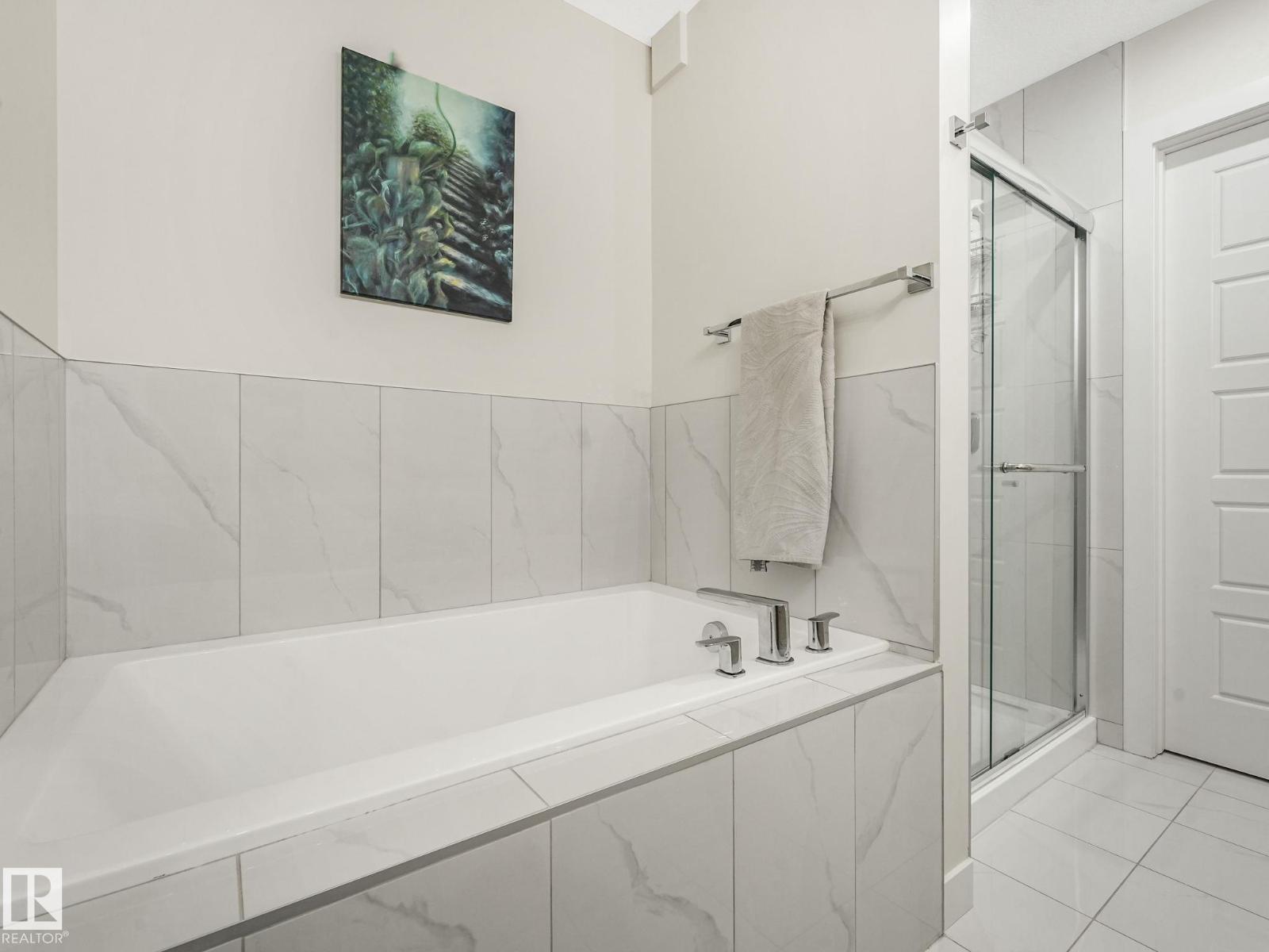 Photo 26 of 3063 200 St Nw, Edmonton AB