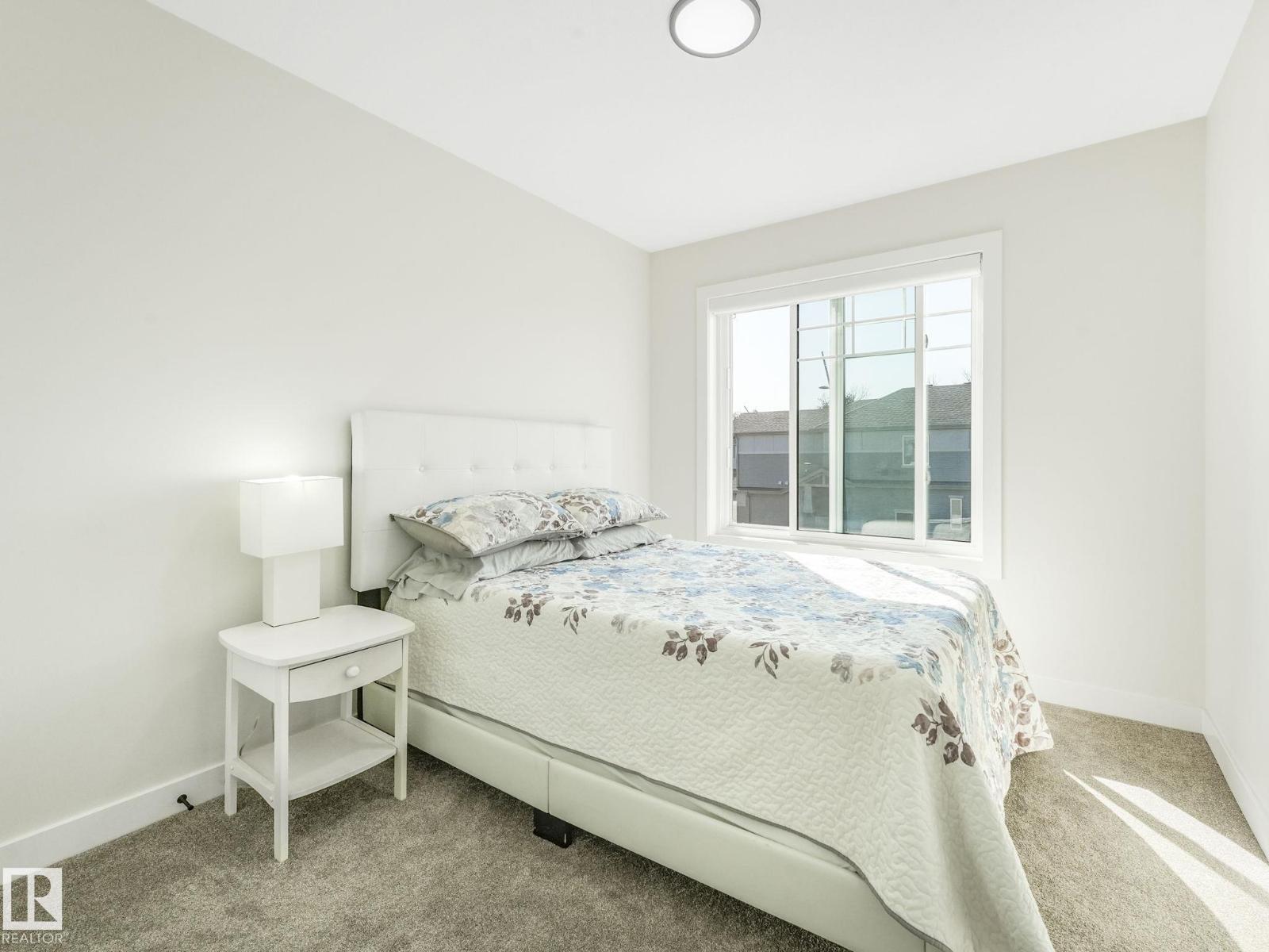 Photo 32 of 3063 200 St Nw, Edmonton AB