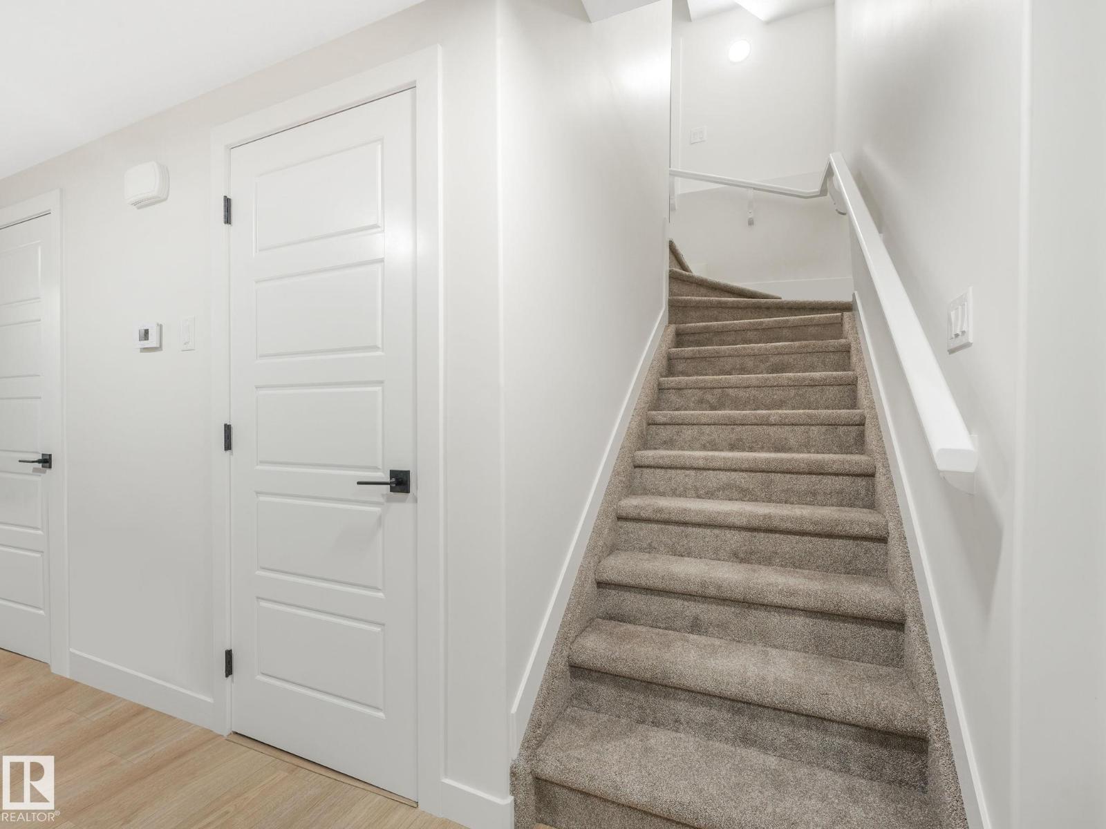 Photo 38 of 3063 200 St Nw, Edmonton AB