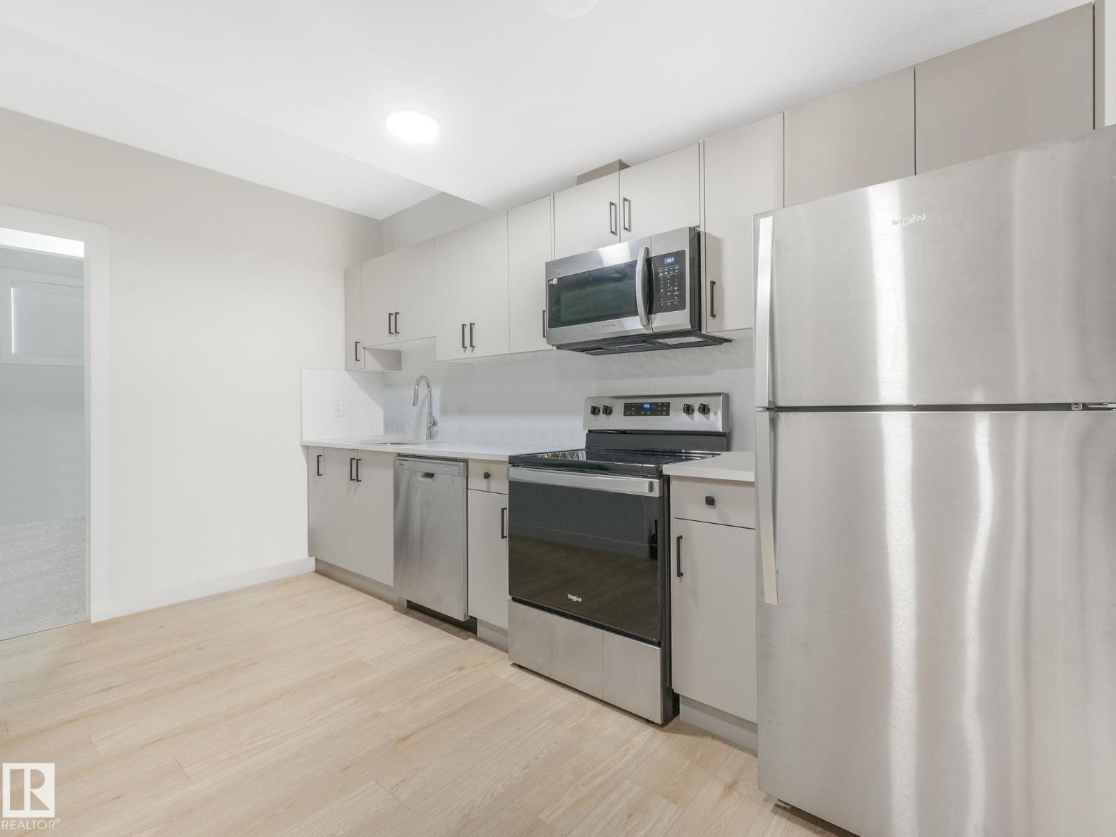 Photo 39 of 3063 200 St Nw, Edmonton AB