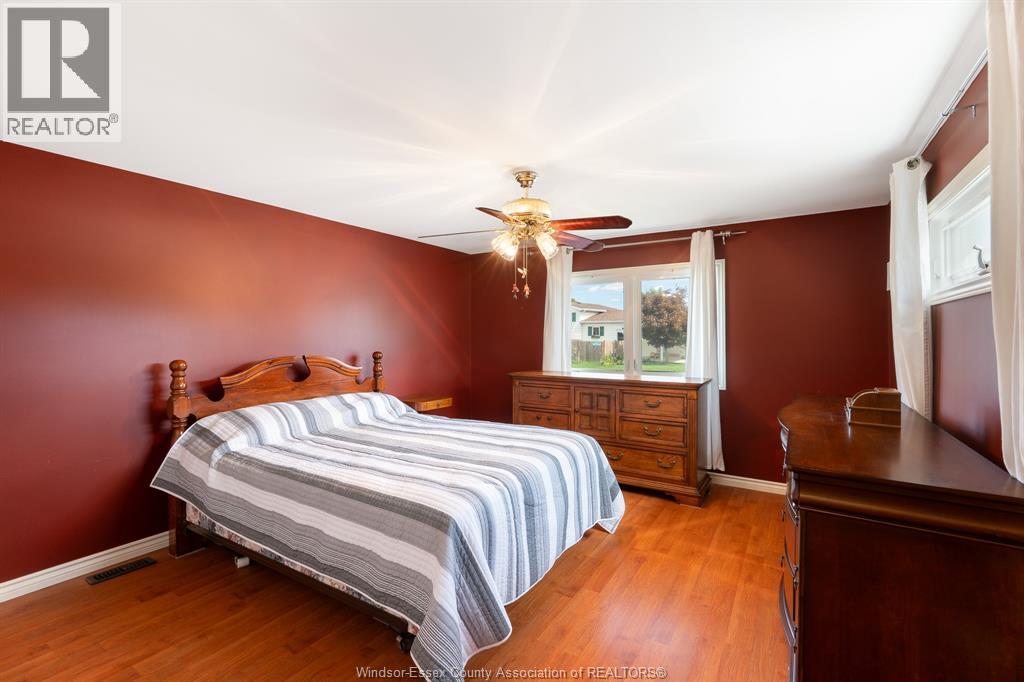 Photo 16 of 66 Parkside Boulevard, Essex ON