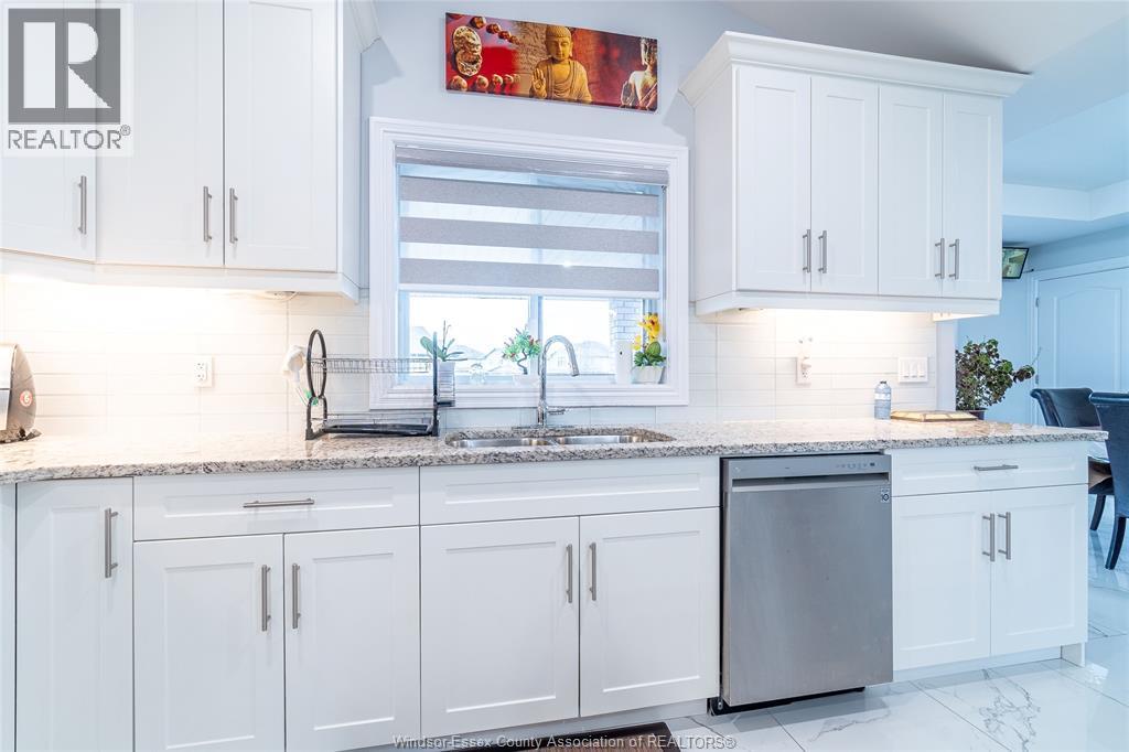 Photo 17 of 44 Peachtree Lane, Chatham ON