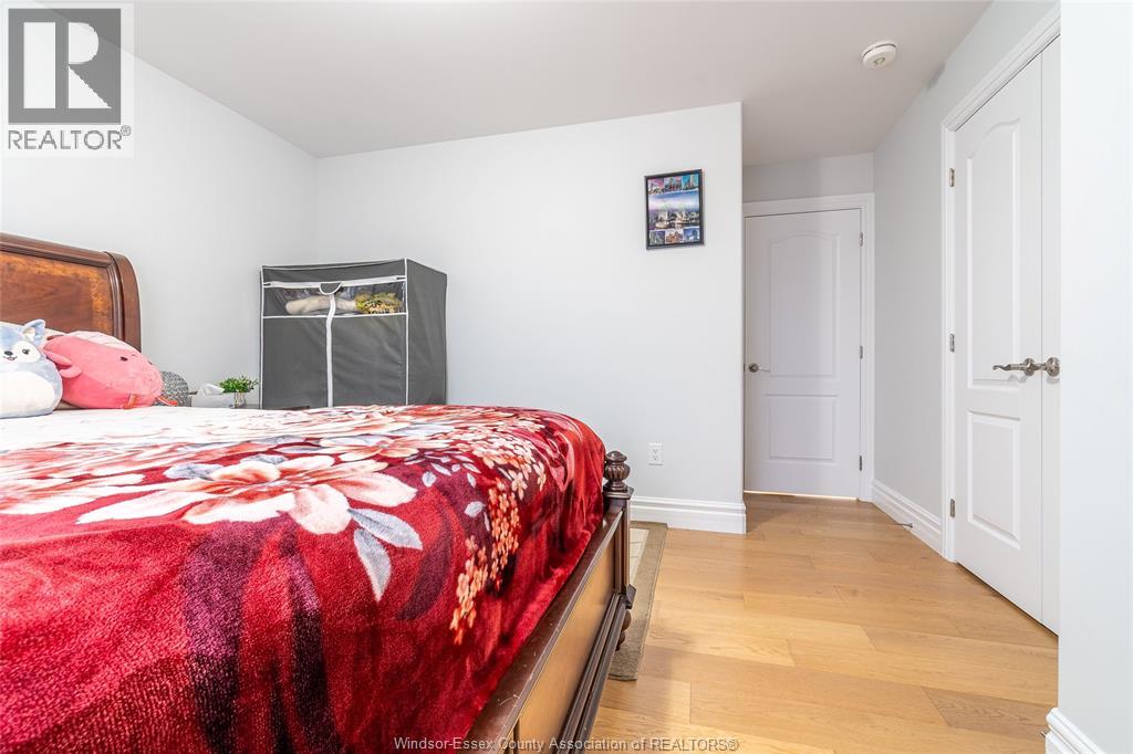 Photo 24 of 44 Peachtree Lane, Chatham ON