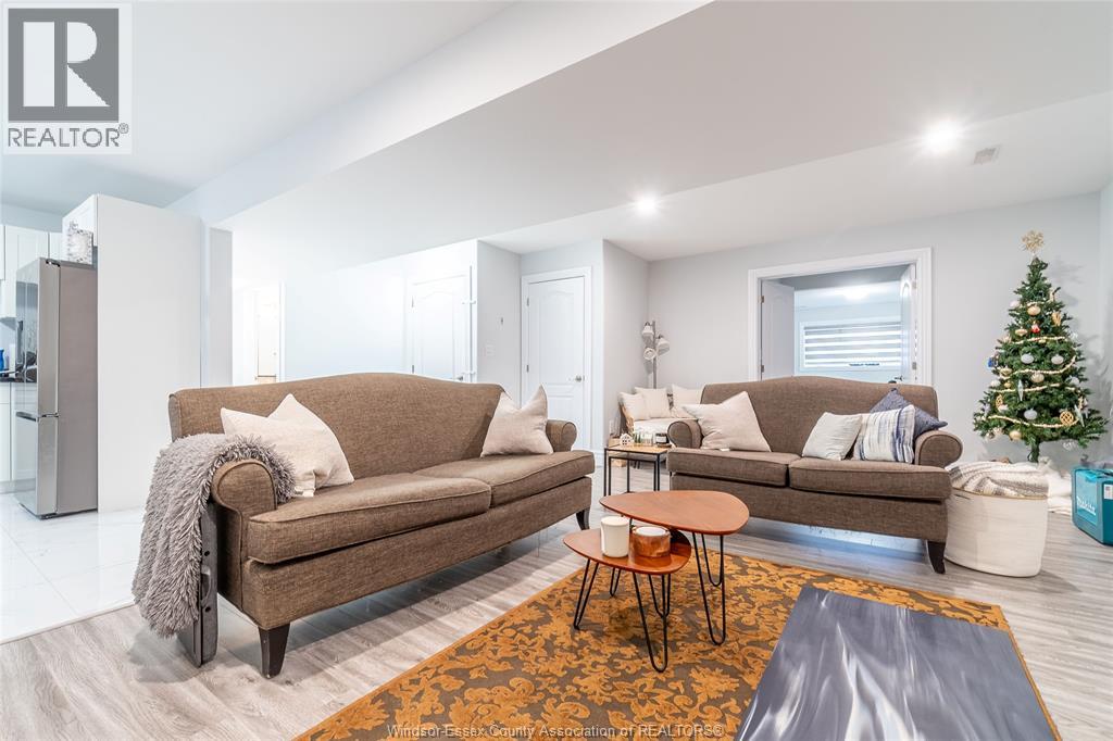 Photo 39 of 44 Peachtree Lane, Chatham ON