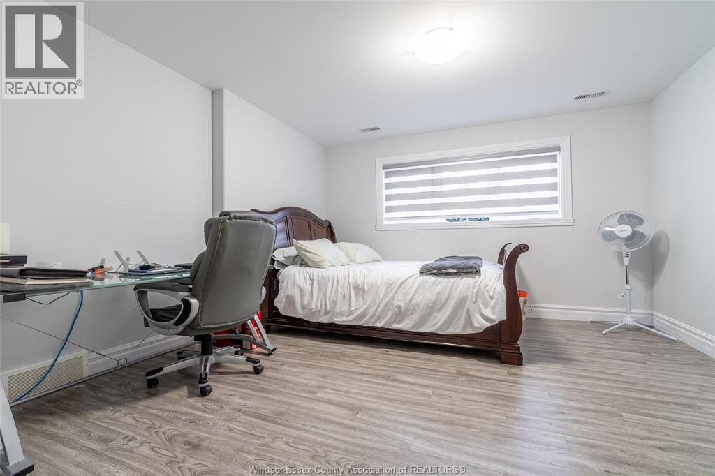 Photo 40 of 44 Peachtree Lane, Chatham ON