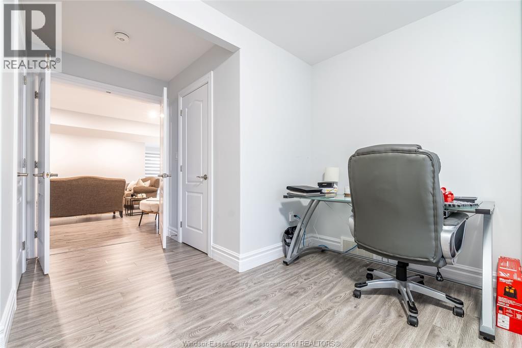 Photo 41 of 44 Peachtree Lane, Chatham ON