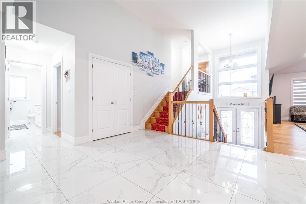Photo 8 of 44 Peachtree Lane, Chatham ON