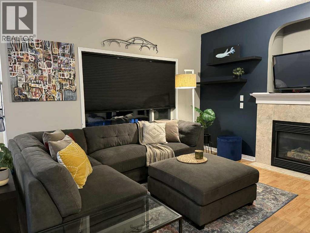 Photo 4 of 148 Stonegate Crescent Nw, Airdrie AB