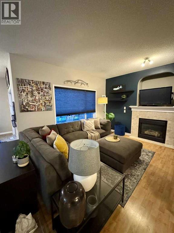 Photo 5 of 148 Stonegate Crescent Nw, Airdrie AB