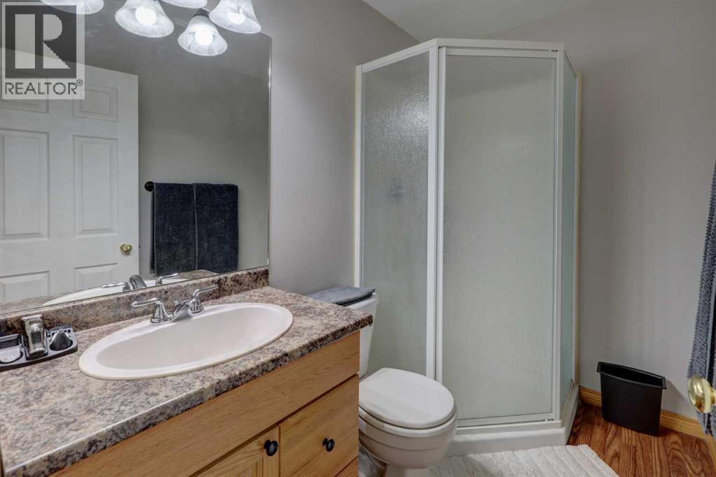 Photo 31 of 148 Stonegate Crescent Nw, Airdrie AB