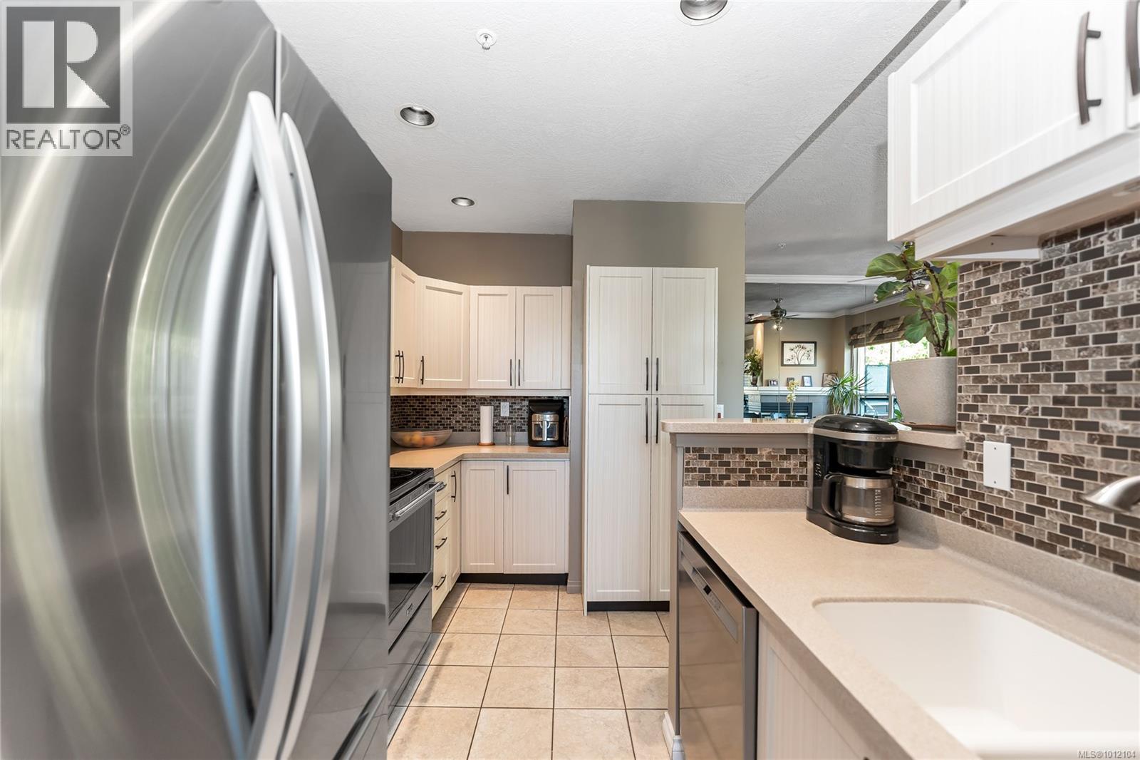 Photo 13 of 404 380 Waterfront Cres, Victoria BC
