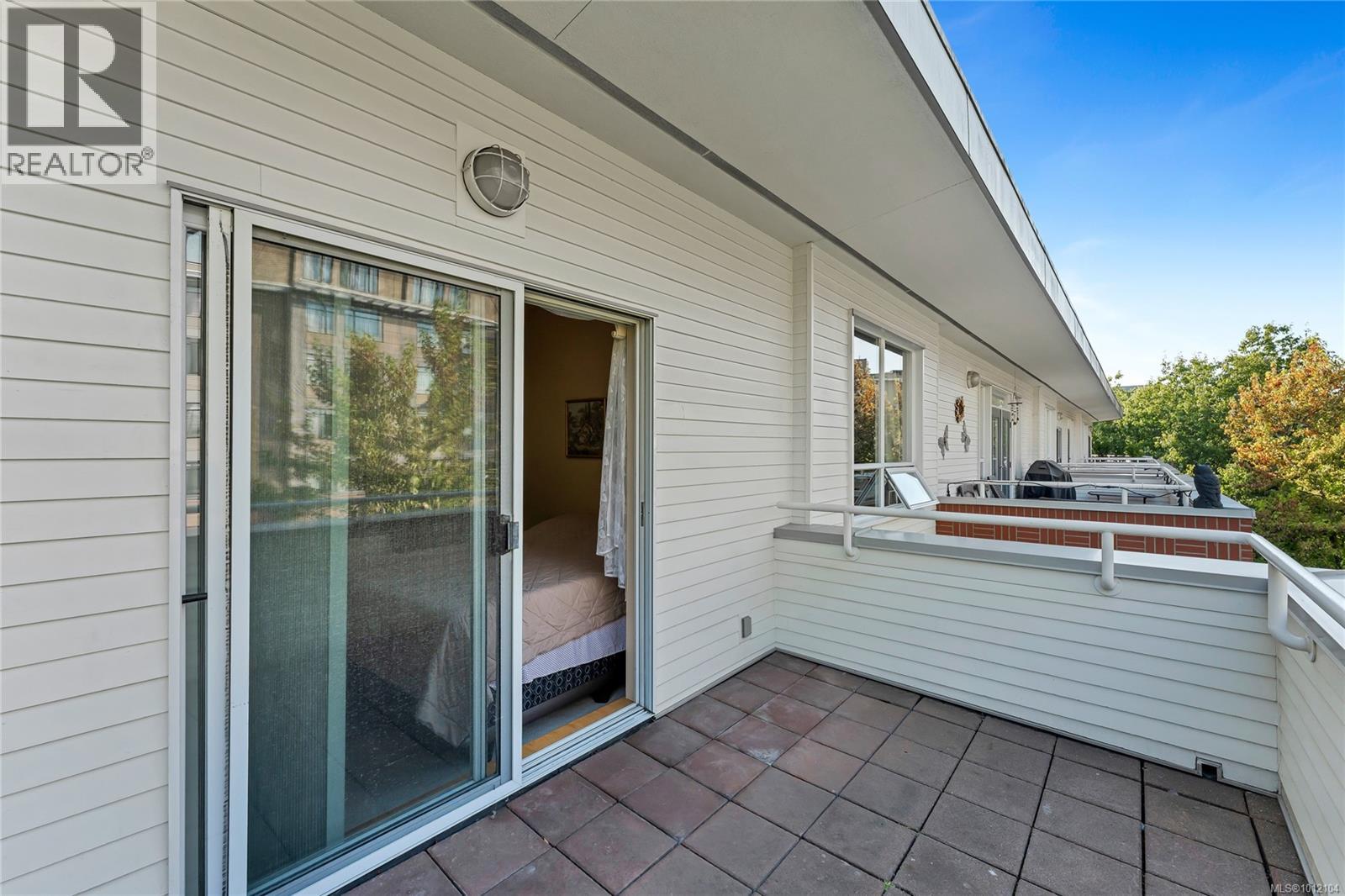 Photo 30 of 404 380 Waterfront Cres, Victoria BC