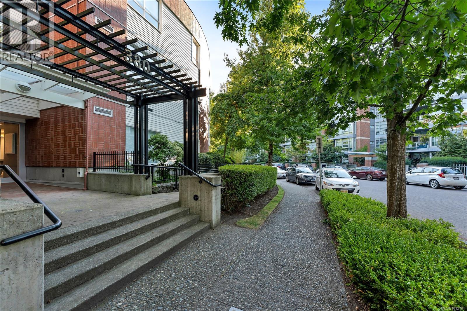 Photo 4 of 404 380 Waterfront Cres, Victoria BC