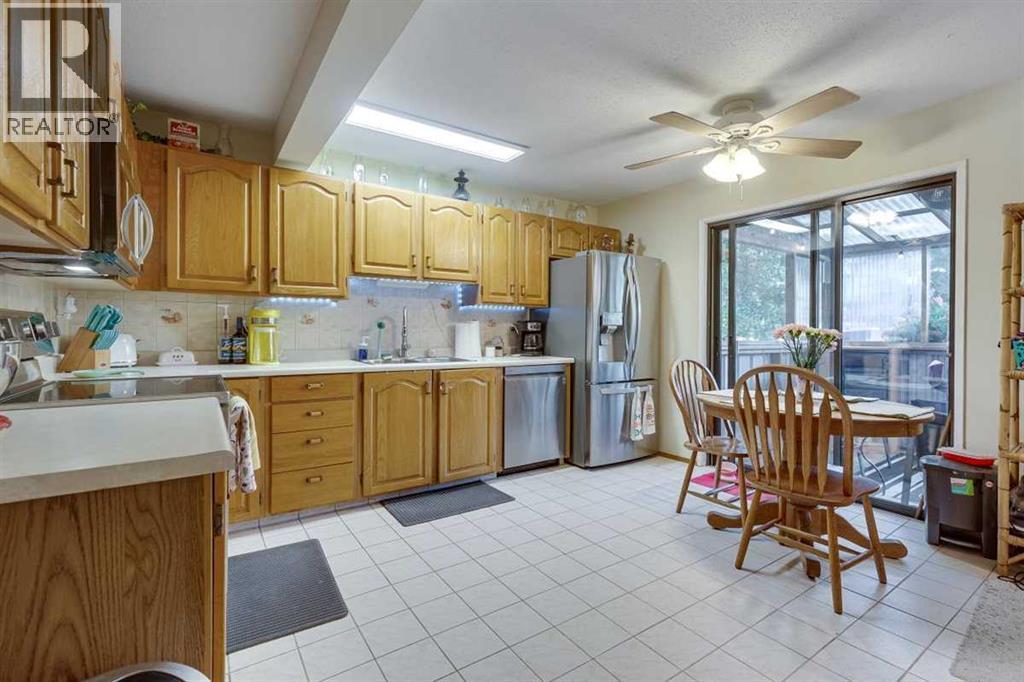 Photo 3 of 176 Metcalf Avenue, Red Deer AB