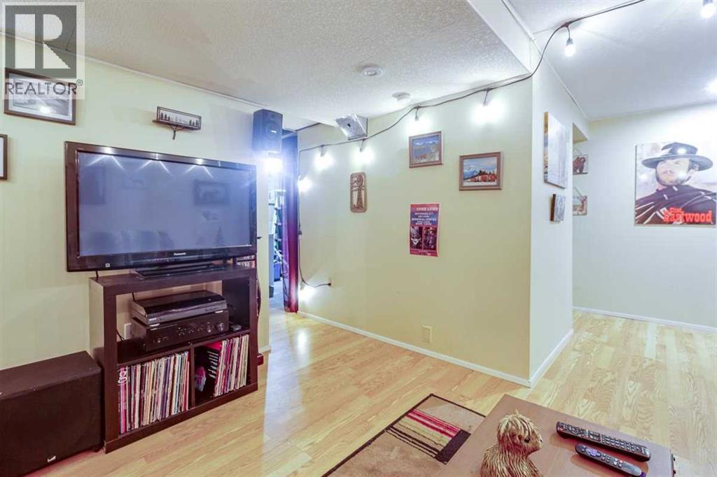 Photo 16 of 176 Metcalf Avenue, Red Deer AB