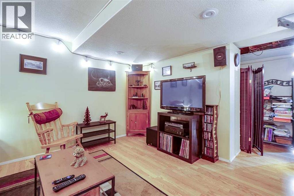 Photo 15 of 176 Metcalf Avenue, Red Deer AB