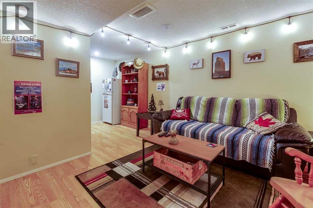 Photo 17 of 176 Metcalf Avenue, Red Deer AB