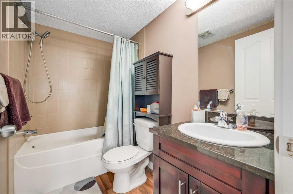 Photo 13 of 4317 403 Mackenzie Way Sw, Airdrie AB