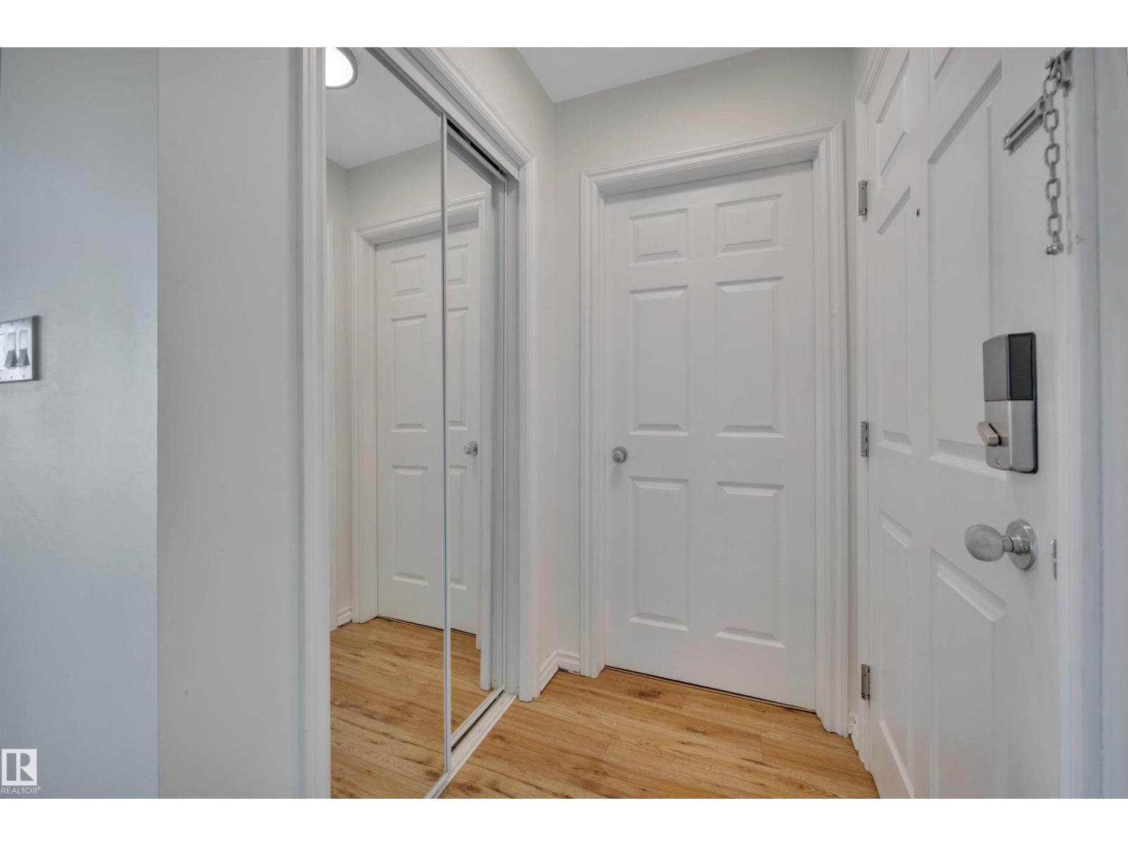 Photo 9 of 408 10118 95 St Nw, Edmonton AB