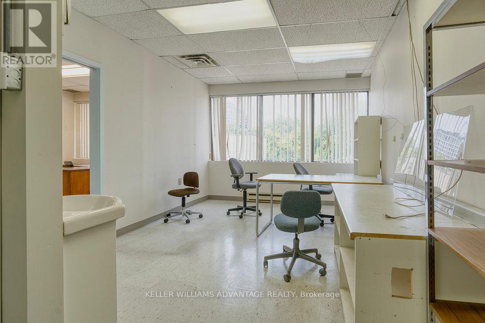 Photo 1 of 207 302 Spadina Avenue, Toronto ON