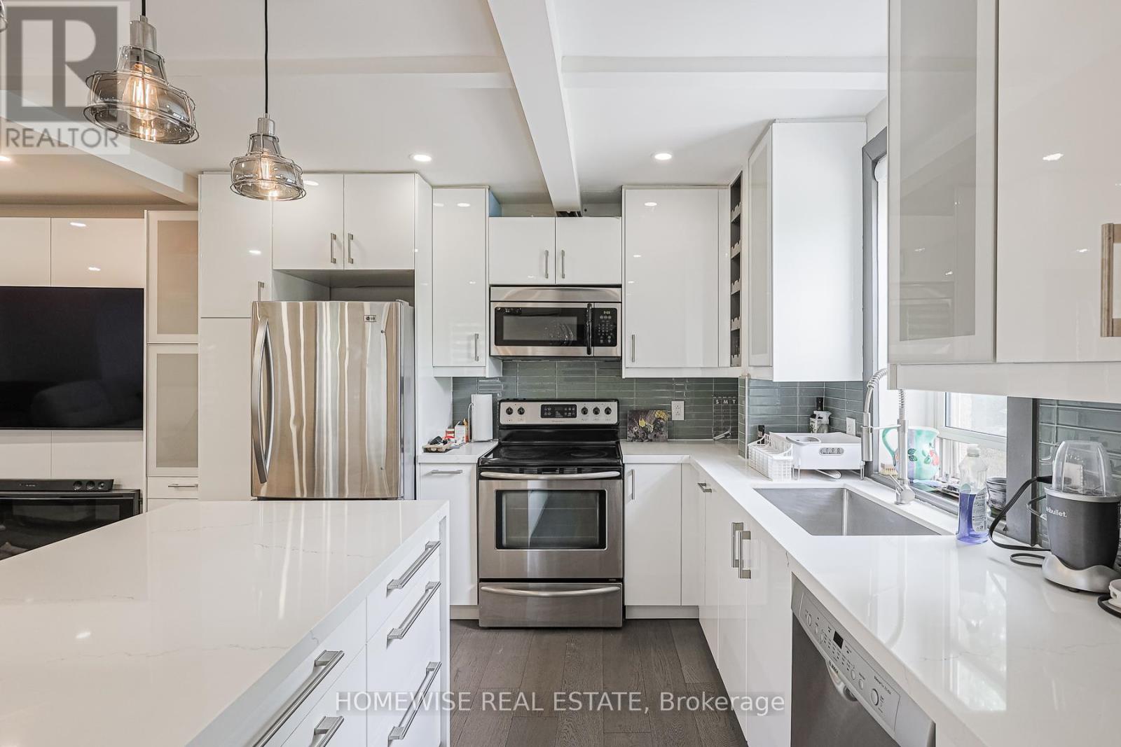 Photo 5 of 308 2603 Bathurst Street, Toronto ON