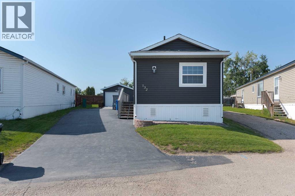 Photo 2 of 132 Grey Owl Place, Fort Mcmurray AB