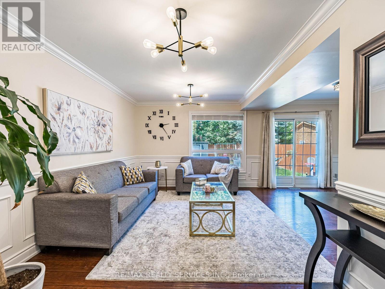 Photo 12 of 312 Killarney Court, Oshawa ON