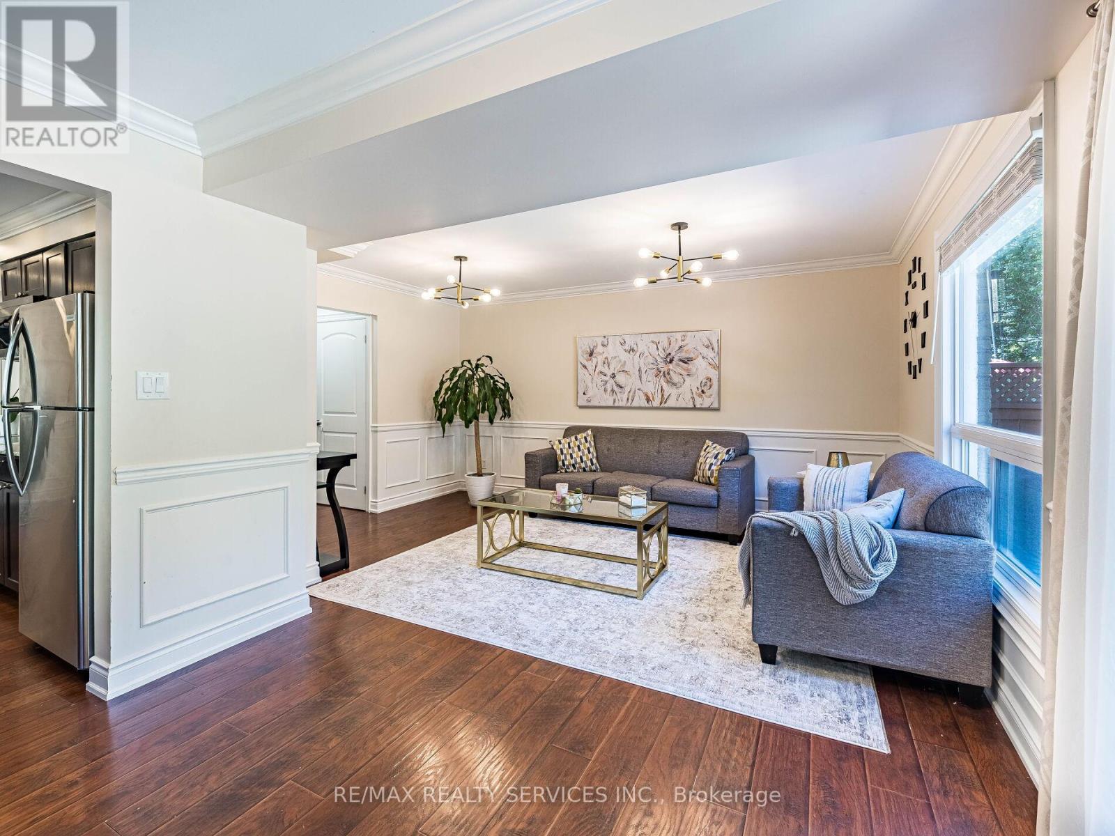 Photo 17 of 312 Killarney Court, Oshawa ON