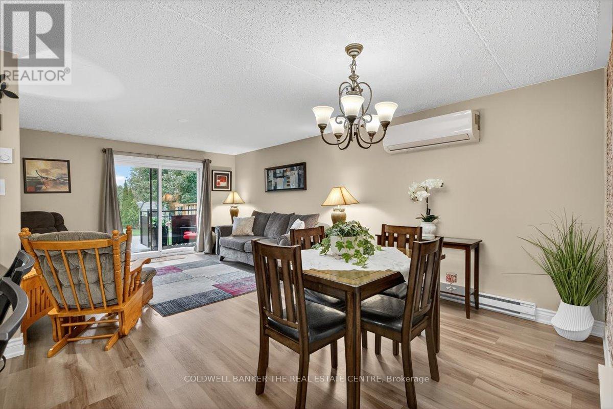 Photo 13 of 102 74 The Queensway S, Georgina ON