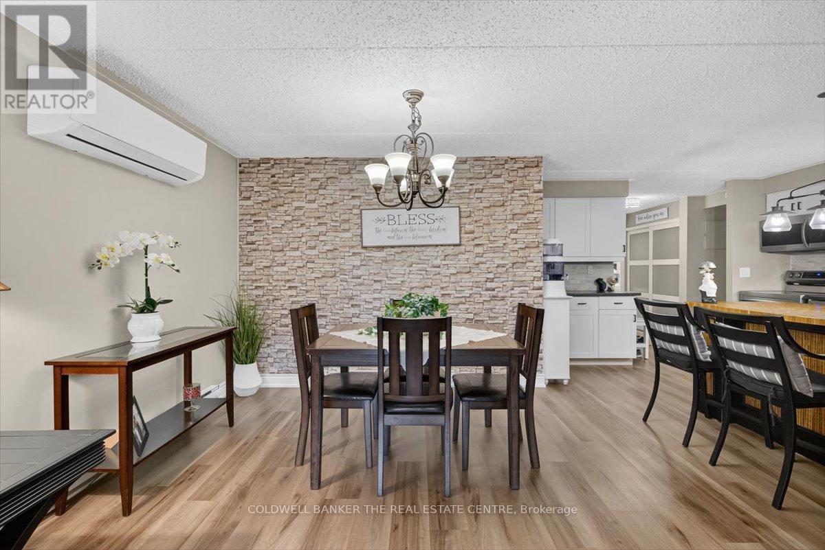 Photo 15 of 102 74 The Queensway S, Georgina ON