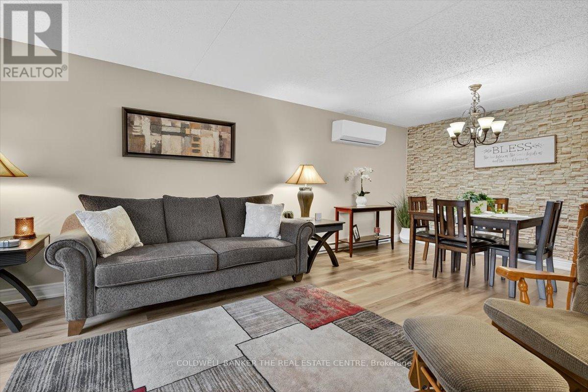 Photo 19 of 102 74 The Queensway S, Georgina ON