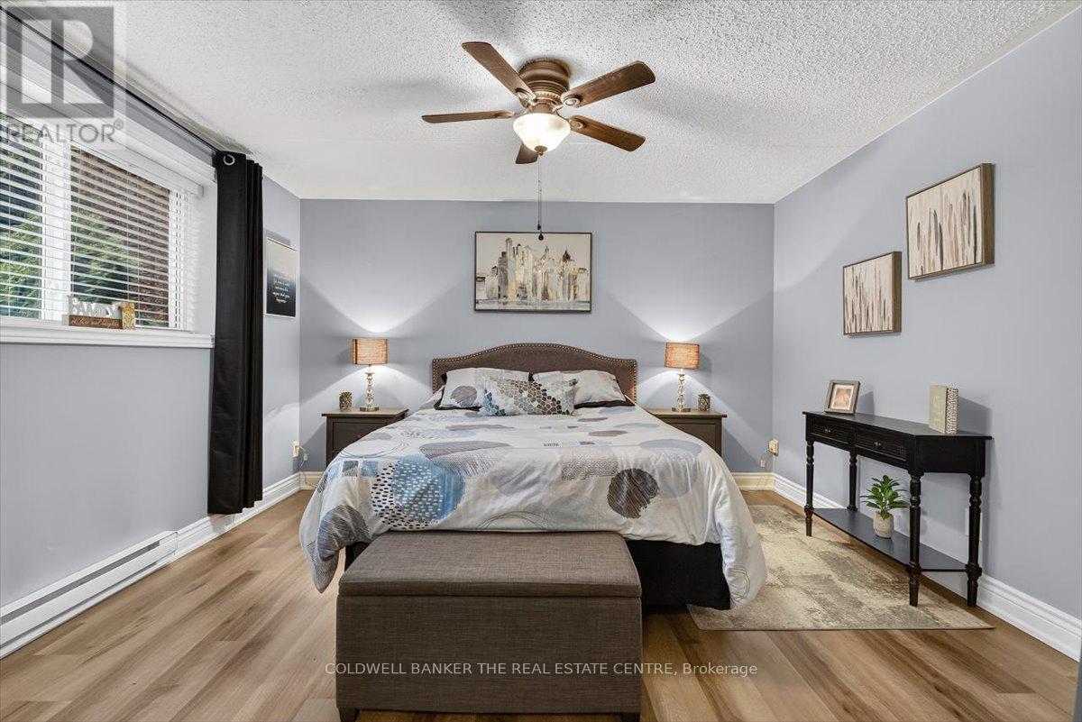 Photo 26 of 102 74 The Queensway S, Georgina ON