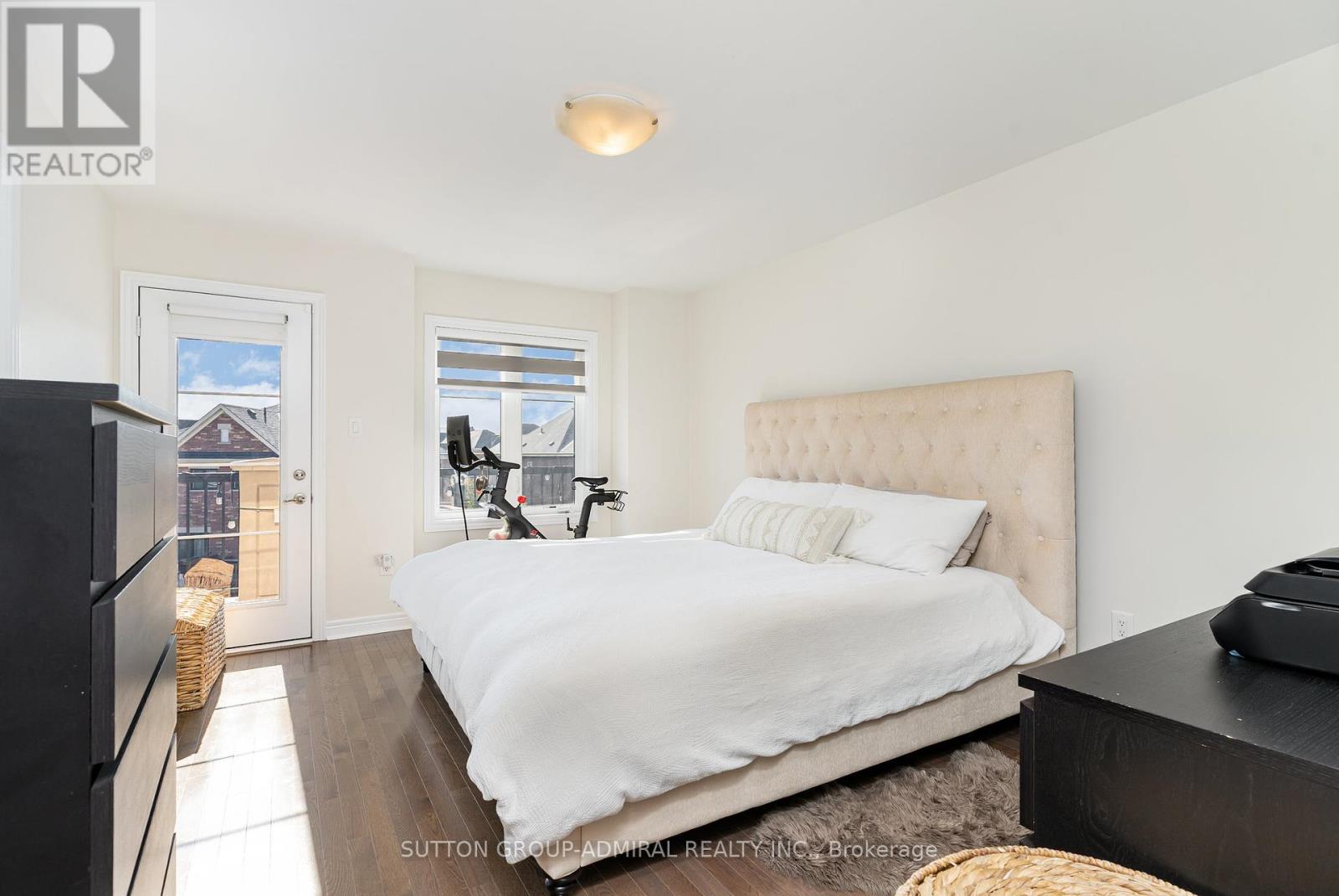 Photo 10 of 32 Grand Trunk Avenue, Vaughan ON
